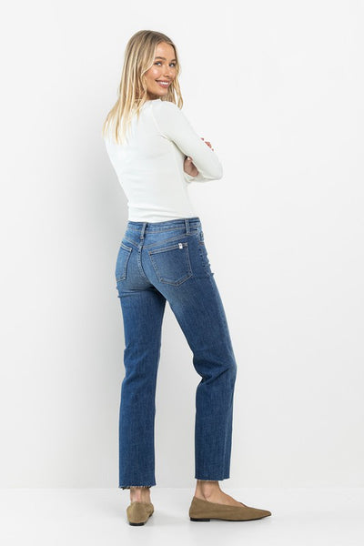 MID RISE STRAIGHT JEANS WITH SCISSOR CUT HEM