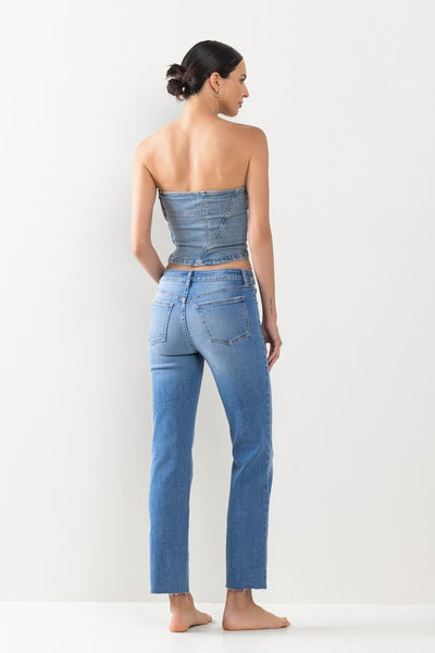 MID RISE ULTRA STRETCH STRAIGHT IN MEDIUM LIGHT