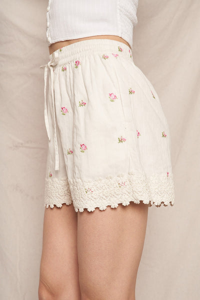 Floral Pattern Shorts With Lace Trim