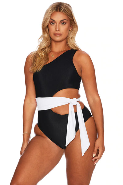 CARLIE ONE PIECE BLACK & WHITE