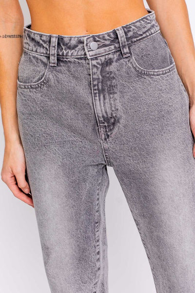 HIGH RISE STRAIGHT JEANS
