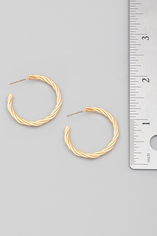 Metallic Twist Circle Hoop Earrings