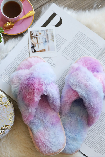 HIGH QUALITY SUPER SOFT AND CUTE FAUX FUR SLIPPERS