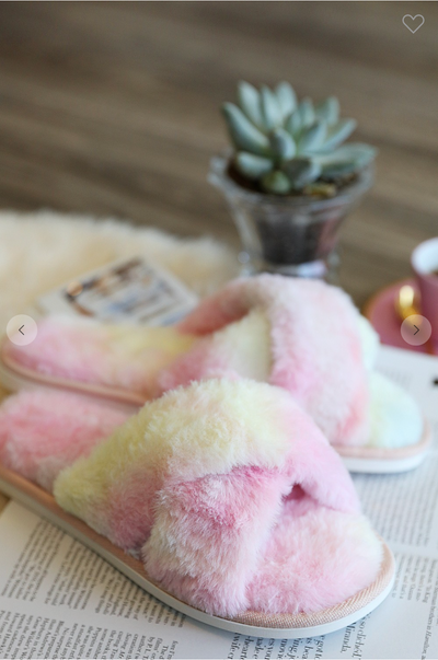 HIGH QUALITY SUPER SOFT AND CUTE FAUX FUR SLIPPERS