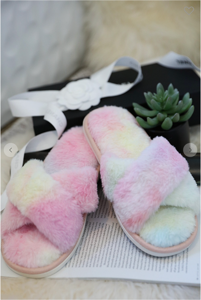 HIGH QUALITY SUPER SOFT AND CUTE FAUX FUR SLIPPERS