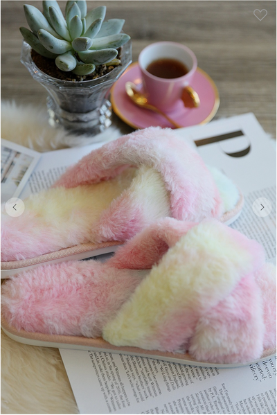 HIGH QUALITY SUPER SOFT AND CUTE FAUX FUR SLIPPERS