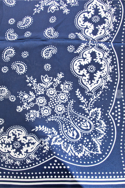 Lightweight Paisley Design Square Scarf