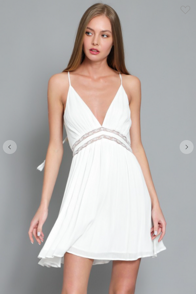 SHORT GAUZY DRESS W/ OPEN BACK LACE TRIM