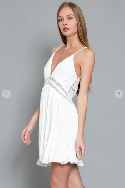 SHORT GAUZY DRESS W/ OPEN BACK LACE TRIM