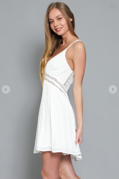 SHORT GAUZY DRESS W/ OPEN BACK LACE TRIM