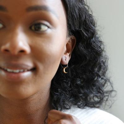 Moon Hoops in Gold