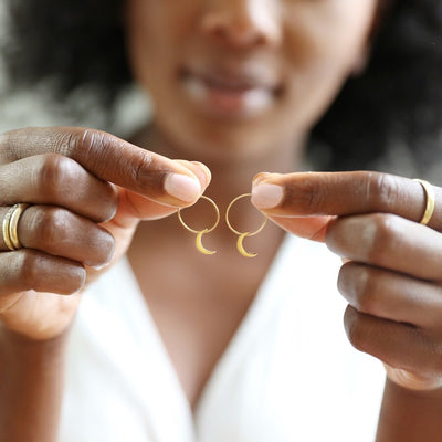 Moon Hoops in Gold