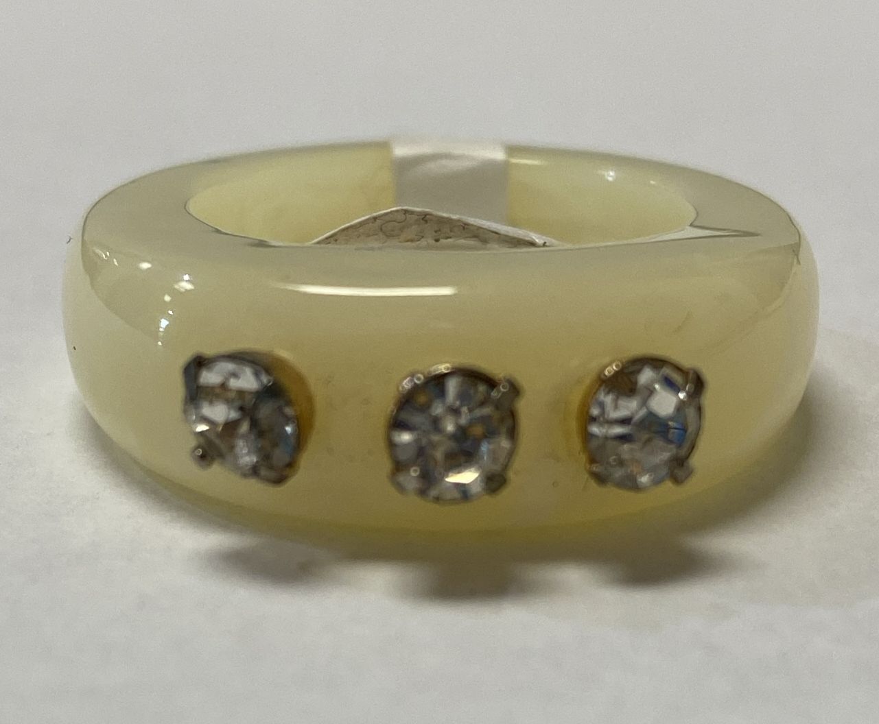 IVORY 3 STN RING