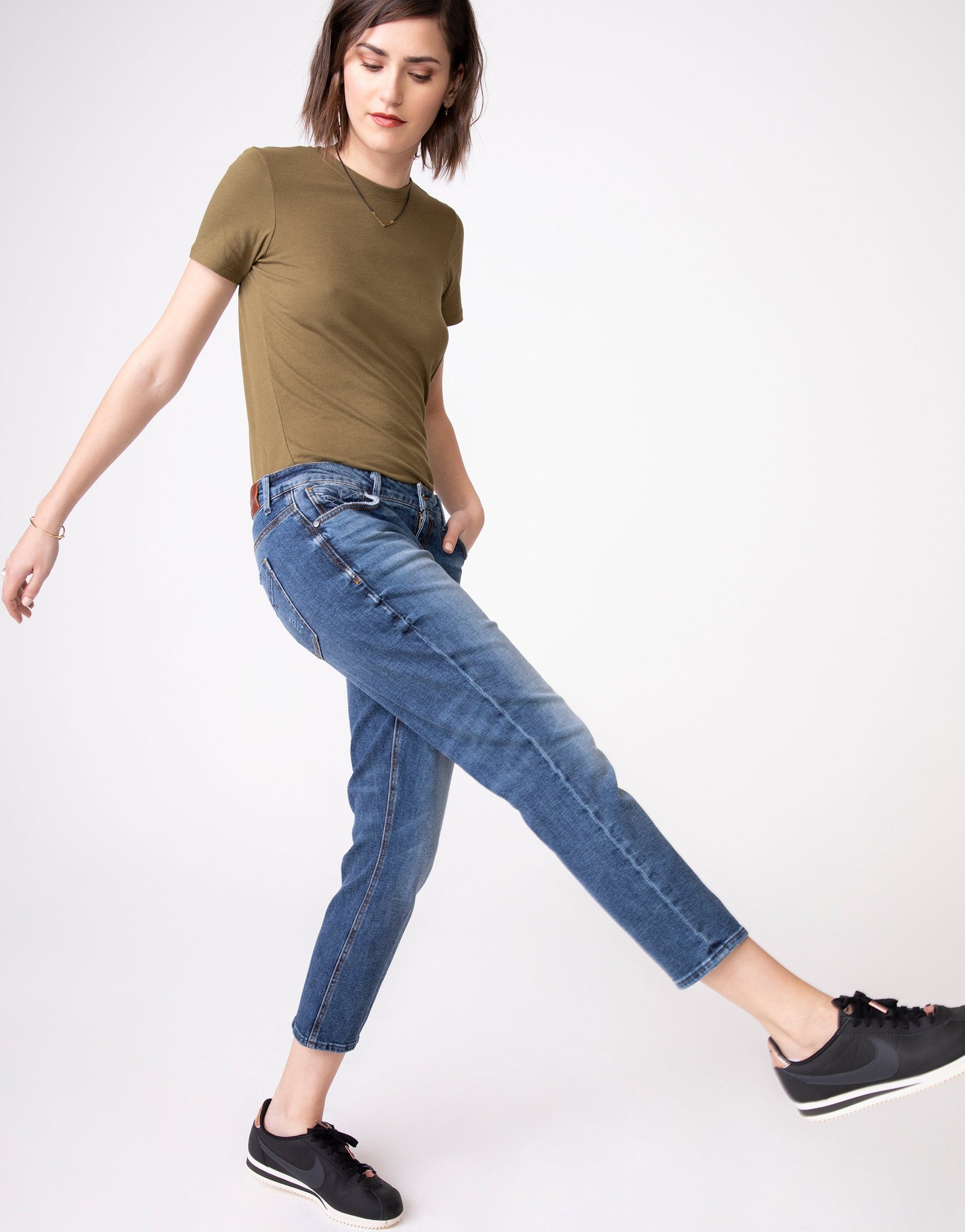 HAYDEN Cropped Girlfriend Jean in Folklore