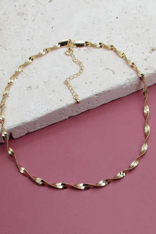 TWISTED SNAKE CHAIN NECKLACE