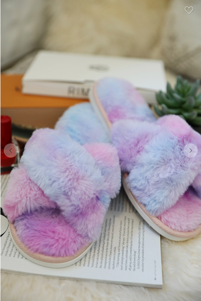 HIGH QUALITY SUPER SOFT AND CUTE FAUX FUR SLIPPERS